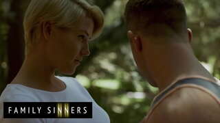 ���ुटुंब पापी - किट Mercer - हू हॅज् चे संक्षिप्त रुप खरोखर प्रभारी