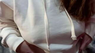 Sora vitregă devine orgasme in timp ce mi-o trage