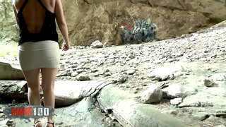 Wanita Horny yang sedang menunggu peluang mereka untuk mendapatkan fucked