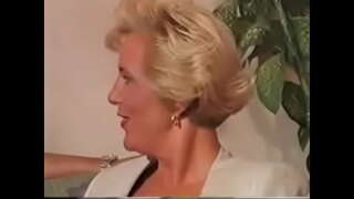 בוגרים 50 שנים אורגיה היא הבוס חם נשים חרמניות