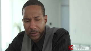 Itim Babaing Anak Na Panguman Nais Ng Ama Sa Tinatrato Ang Kanyang Tulad Ng Isang Ginang Ng Bansa