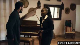 Напуганный Грудастый Агент по недвижимости трахает Кардардын үчүн Бүтүмгө келишүүгө