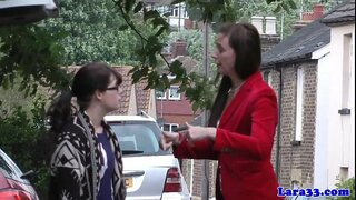 Anglais mature pickingup innocente écolière