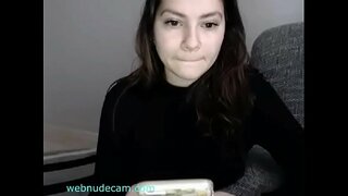 Sexy meisie flash tiete webnudecam.com