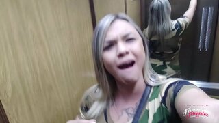 ���रम चिक शोषक कोंबडा, आणि मित्र, डी.