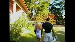 ���ூடான பொன்னிற குத bunduda